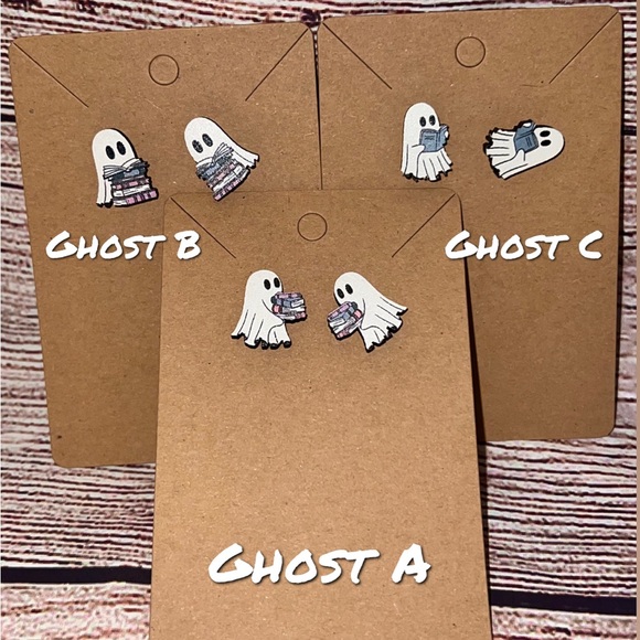 SUPER CUTE GHOST HOLDING BOOKS WOOD EARRINGS - Picture 2 of 12
